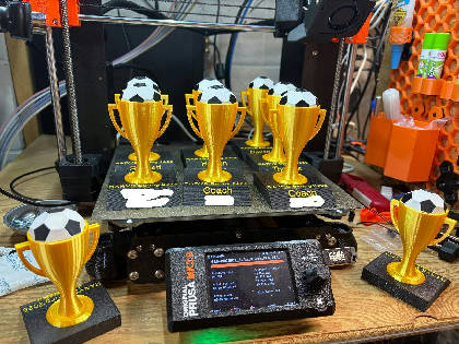 Mini troféu de futebol com nome